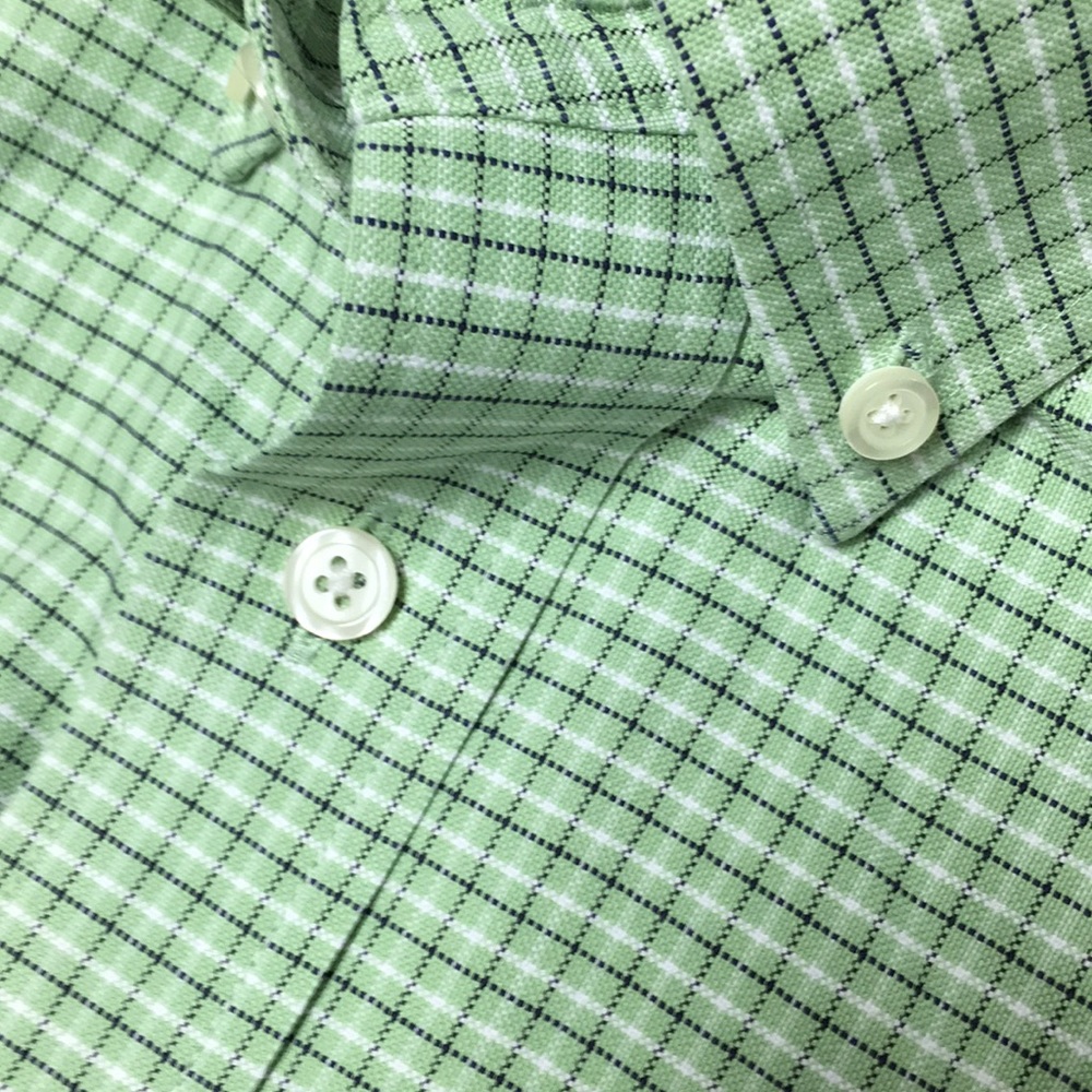 Eddie Bauer Wrinkle resistant button down Large